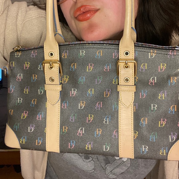 Dooney and Bourke top handle - Picture 4 of 4